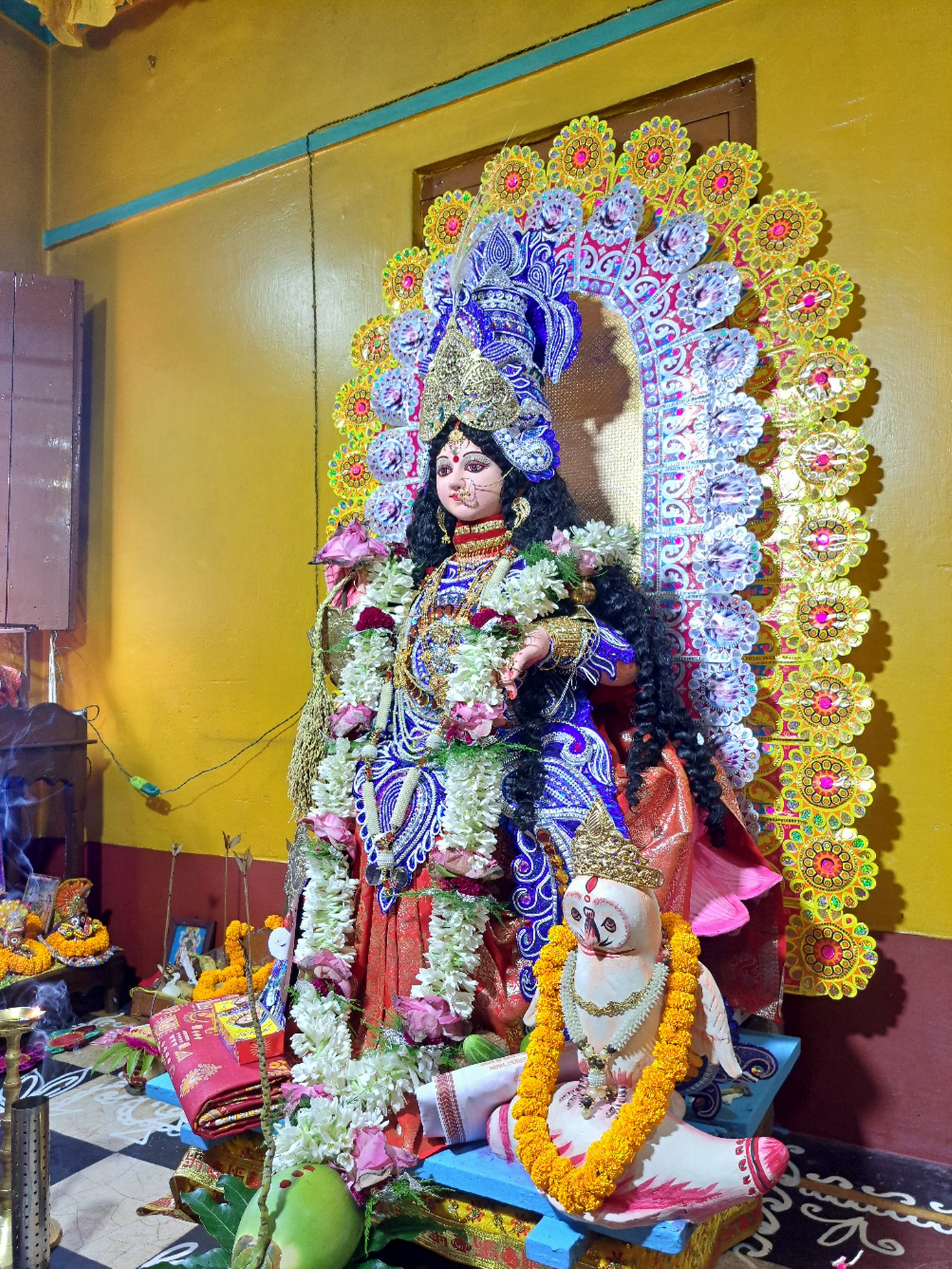 প্রতি চার বছরে বদলায় প্রতিমা, অটুট ৫১ বছরের ঐতিহ্য: কাটোয়ার ধারা বাড়িতে লক্ষ্মী পুজো